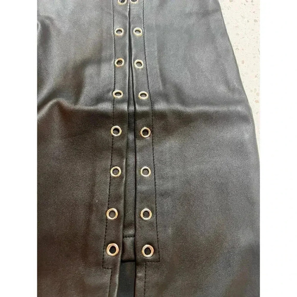 Pleather skirt with o ring detail xl - Picture 2 of 5